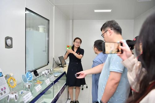 重慶電子工程職業(yè)學(xué)院 實力出圈，獲全國主流媒體密集點贊